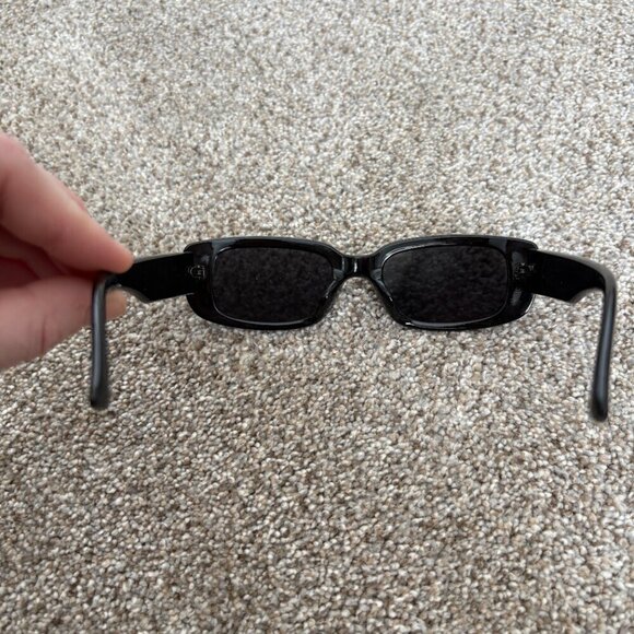Black Plastic Y2K Square Sunglasses - Picture 7 of 7
